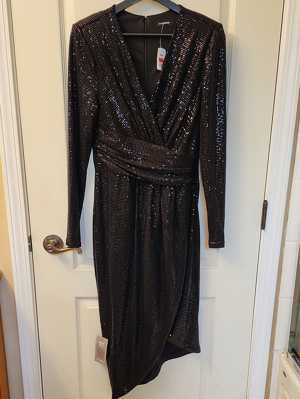 ✨️NWT✨️ le chateau Black Sequined Wrap-Style Long Sleeve Dress, Size M